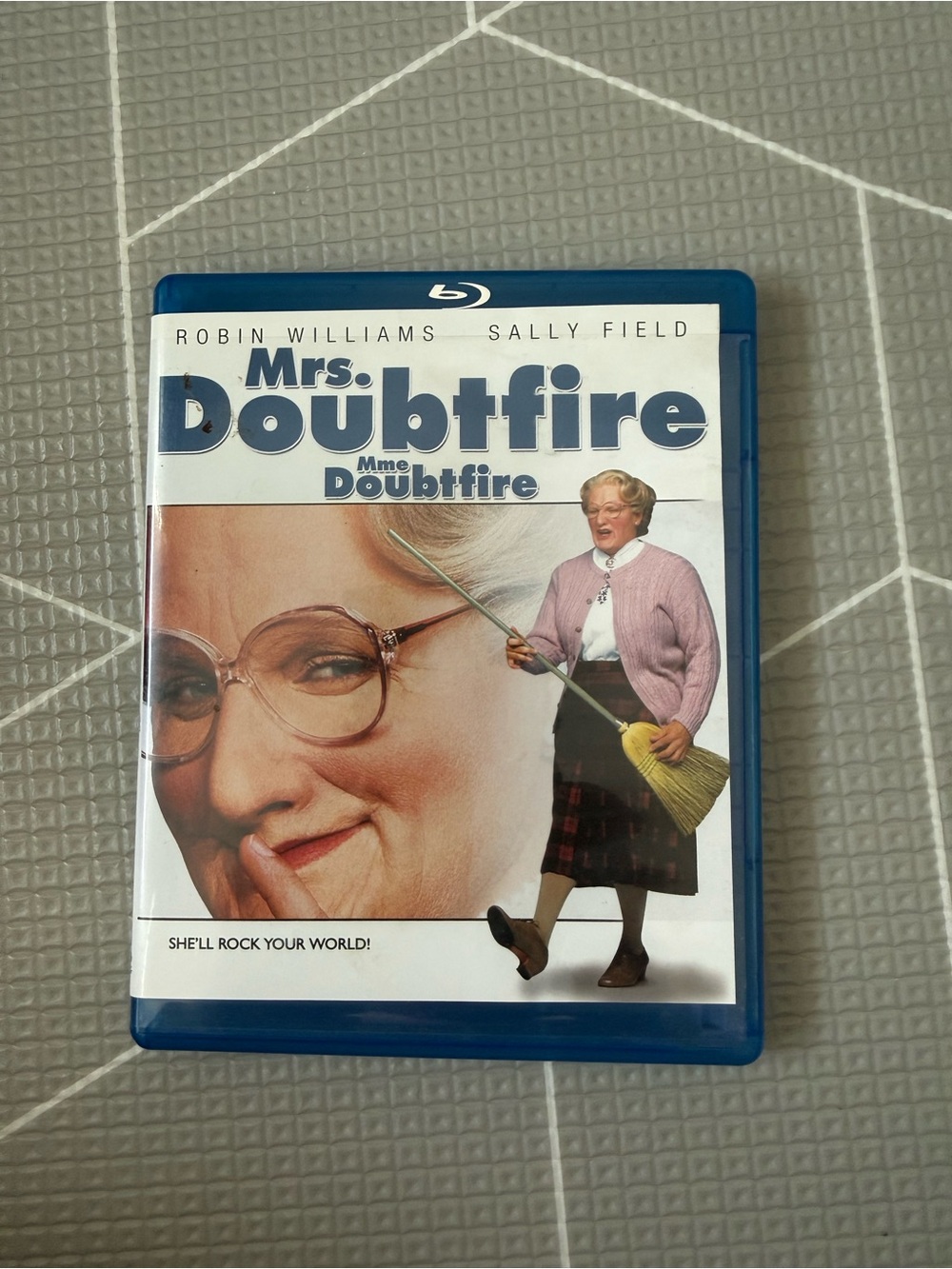 Mrs. Doubtfire Blu-ray Movie - White & Blue Cover